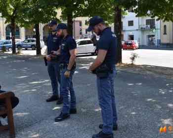 普拉托警察连夜排查40人，一名“砸店惯犯”被直接遣返