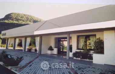 比苏斯基 Bisuschio 商业用房 730㎡ 出售 – 