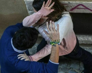 贝加莫26岁女子拒绝吸毒遭殴打并被囚屋内施暴