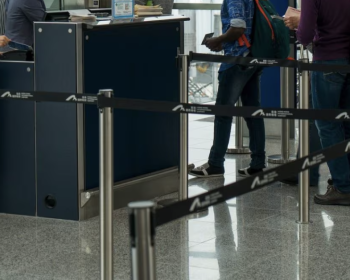 没机票没护照也能登机？最后因为满座了才被发现！