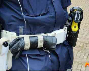 米兰附近城市警察配电击枪试点启动，警方执法装备升级