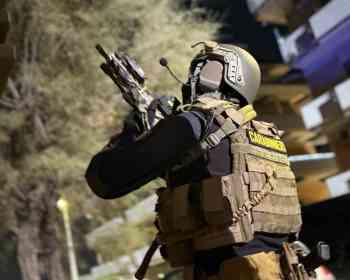 罗马黑手党大扫荡：14人凌晨被捕，牵出两大黑帮“互怼”