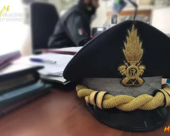 11家皮包公司帮忙作假账！撒丁岛商人偷税被查，现金全被没收