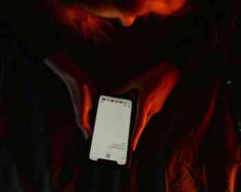 以为是试镜，结果是陷阱！罗马女模特遭“AI色情视频”敲诈！