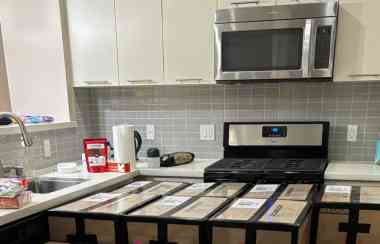 蒙特利尔寄中国香港回国行李1.8一斤 4天到中国 到位速递微信fundes