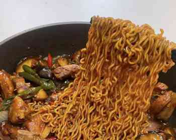 这个简直就是米饭杀手！！家庭版鸡公煲！