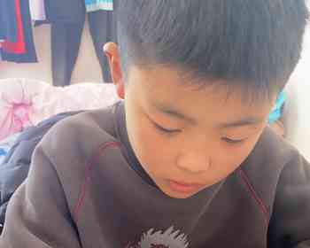 我叫胡春美，几天前开了个意大利文学习群，免费入群，分享一些日