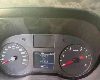 1.7万加iva，原价五万左右，公里数才六万，新车一样了，2