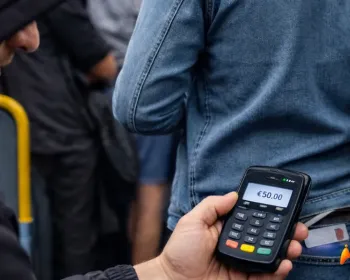 银行卡放后裤袋要小心，POS盗刷从“段子”变为可能！