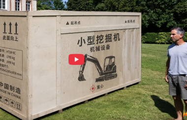 “以为交了智商税！”欧洲夫妇跨国网购中国微型挖掘机，结局真香