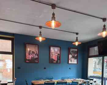 Forlì市中心大型餐厅酒吧转让，带宽敞户外区，设备齐全
