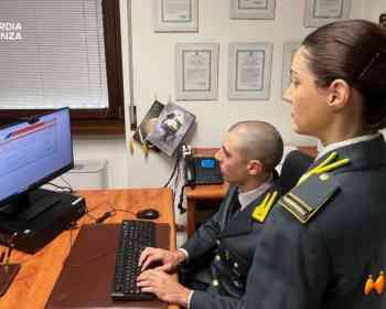 39名员工“藏”在假外包里，wok餐厅翻出税务黑洞