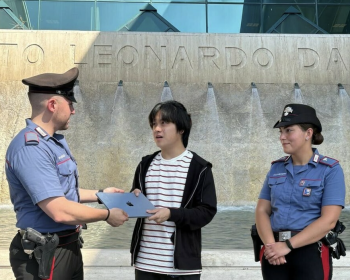 中国游客在罗马弄丢电脑，登机前最后一刻宪兵空降送回！