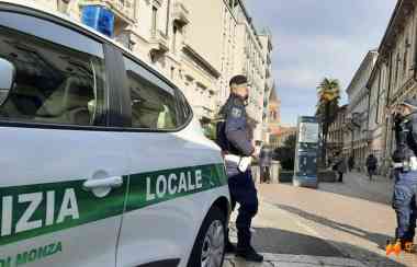 🚴米兰8岁小孩自行车道撞上违停卡车被罚，他父亲不肯了......