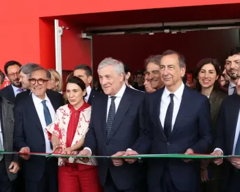 米兰家具展盛大开幕！梅洛尼现身展会，亲自为“意大利制造”站台