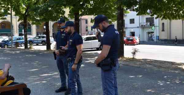 普拉托警察连夜排查40人，一名“砸店惯犯”被直接遣返