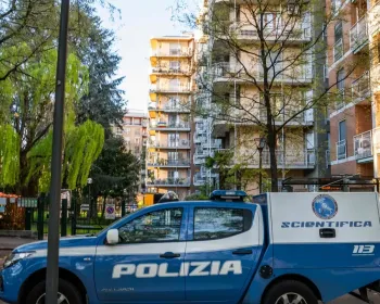 家中冲突失控！米兰92岁老人向护工开枪