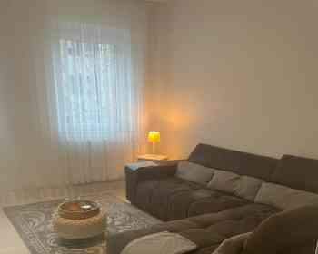 本有米兰有一套房子出租，有需要的联系我，长租短租都可，爱惜房子的优先