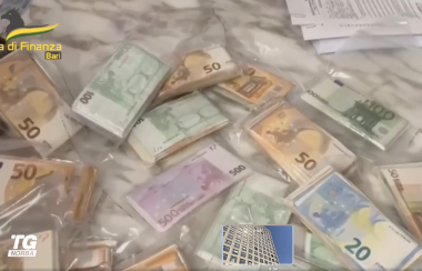 华人女商人回国时机场被拦！欠税28万欧元，随身携带的5600欧元被扣！