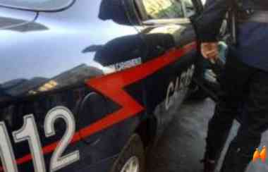 15岁少年在酒吧倒酒！华人女店主被当场举报，店铺立刻被封