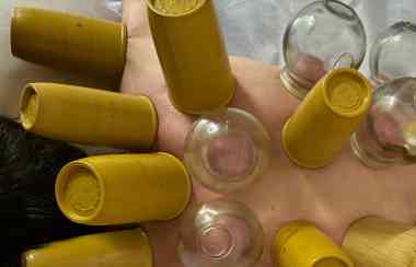 本店主要项目：精雕修脚，足疗，针灸，推拿，刮痧，拔罐，放血，