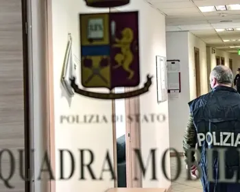 警员装顾客电话试探！L'Aquila一涉嫌卖淫窝点遭警方突袭