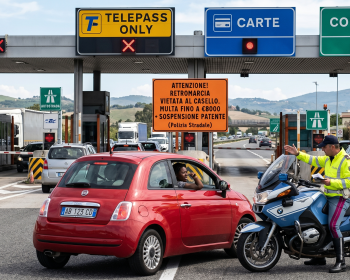 进错高速收费道千万别倒车！可能让你丢了驾照还要罚8000欧