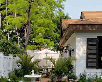 招聘岗位：住家保姆阿姨