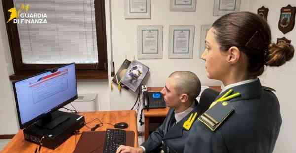 39名员工“藏”在假外包里，wok餐厅翻出税务黑洞