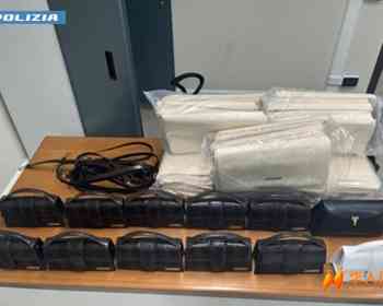 后备箱装满“奢侈包”，意大利高速路警方一查竟牵出刑案