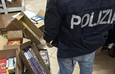 安全隐患太大！意大利华人商铺被查出大量烟花爆竹