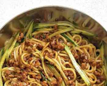 这样做出来的炸酱面，香飞了❗