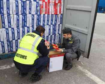 8.5万包方便面被拦在热那亚港口，问题到底出在哪？