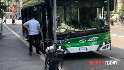 Bus 58 perennemente accesi sotto l'ufficio.jpg