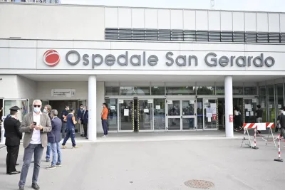 l-ingresso-dell-ospedale-san-gerardo-raggiunto-dai-due-gemellini.webp