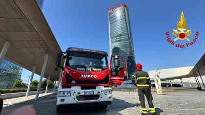 Insegna Torre Generali City Life - Vigili del fuoro 2 (1).jpeg