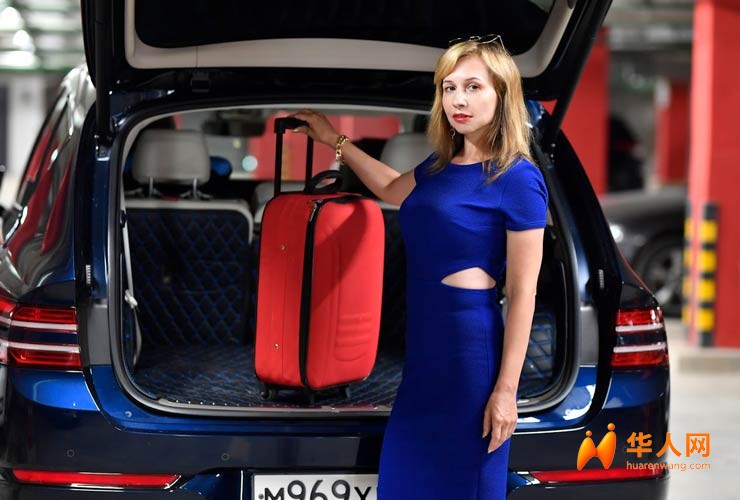Carico-bagagliaio-Foto-di-Vika-Glitter-da-Pexels-MobilitaSostenibile.it_.jpg