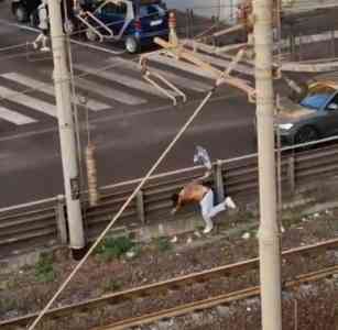 La fuga sui binari.jpg