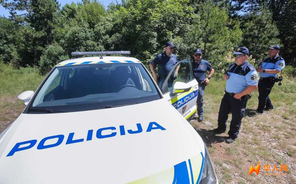 polizia-slovena-confine-.jpg