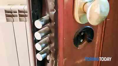 porta rotta maniglia.jpg