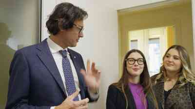 Gianluca Torre e le due ragazze di Casa a prima vista.jpg