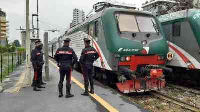 carabinieri in stazione-2-2-2.jpeg