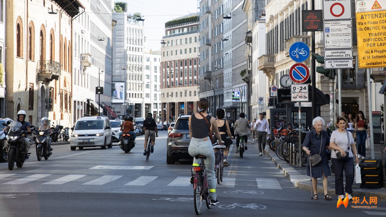 traffico_estate_bici_ztl_lapresse.jpg