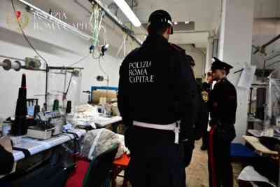 Il blitz nel magazzino-2.jpg