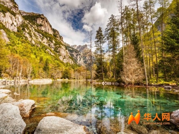 不用去Dolomiti，在米兰周边这些地方也能拍出“秋叶大片”！