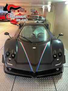 Sequestro supercar 12 milioni a Milano 3.jpeg