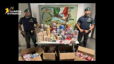 Labubu guardia di finanza.jpg