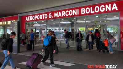ingresso Aeroporto di Bologna-3-2-3.jpg