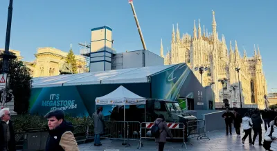 piazza-duomo-trasformata-in-baraccopoli-per-lo-olimpiadi-milano-cortina-2026-2-2.webp