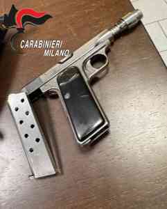 Pistola ritrovata dopo sparatoria in via Tocqueville.jpeg